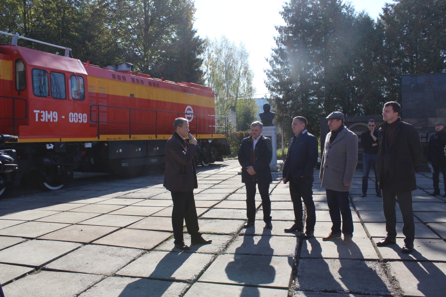 ЛТЗ представил правительству Калужской области инновационный локомотив