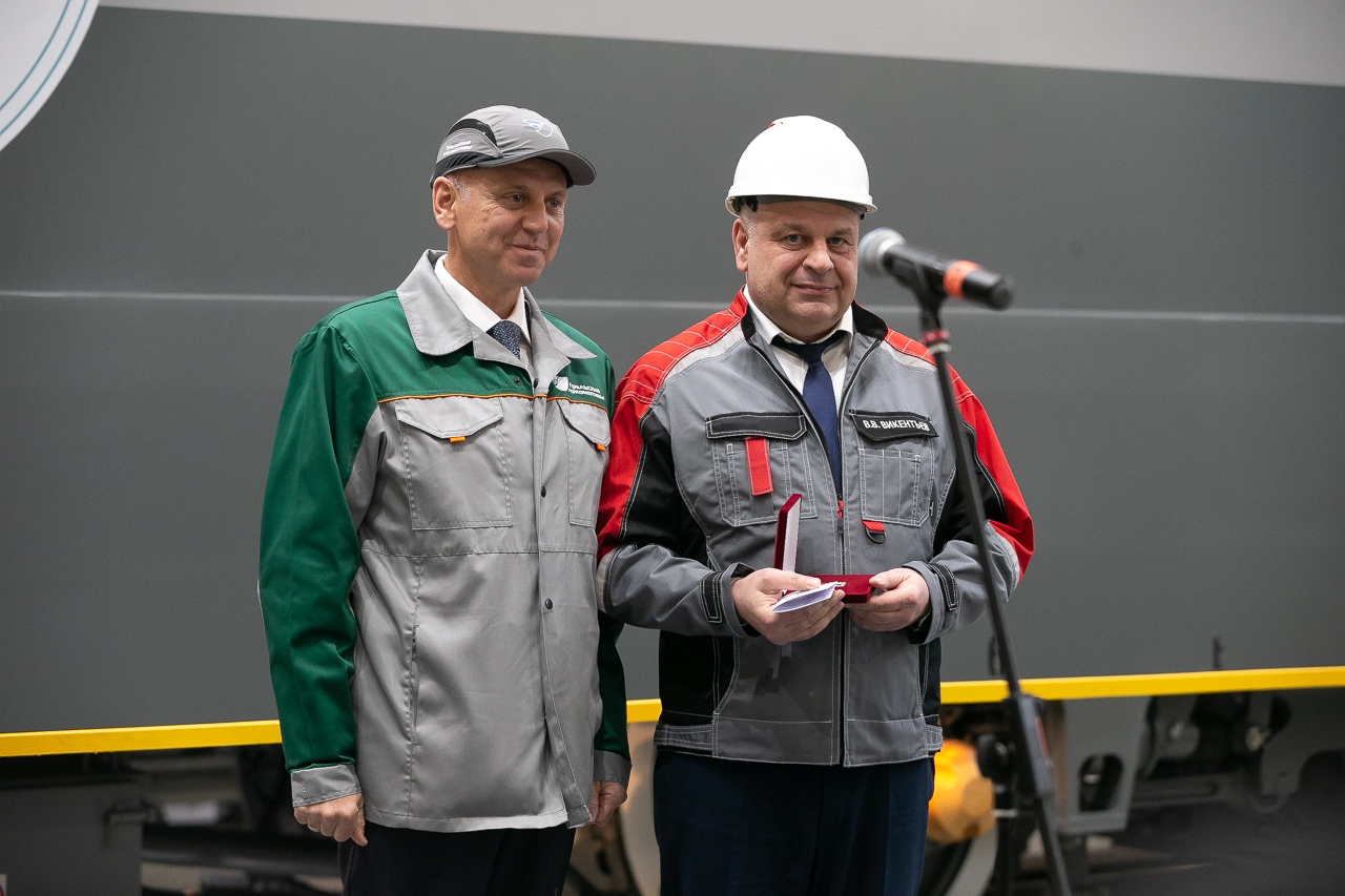 уралредмет фото руководителей. ласточка производство. копырин уральские локомотивы. пряхин андрей юрьевич уральские локомотивы. завод ласточка верхняя пышма.